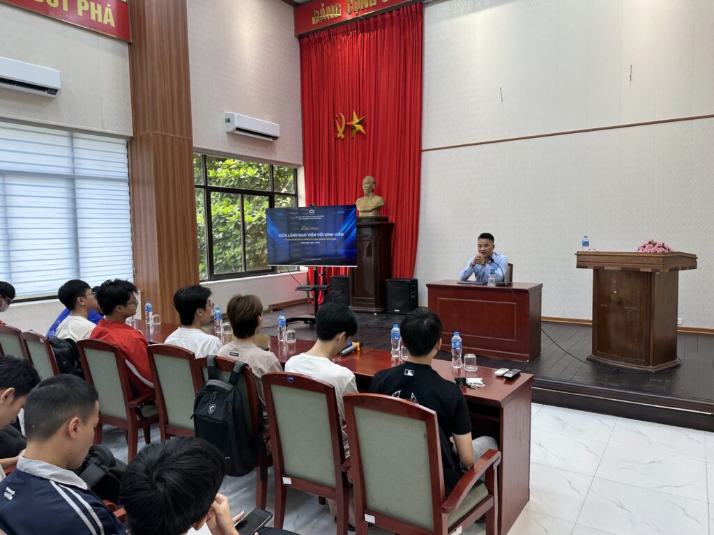 Gặp mặt trao đổi đầu năm với sinh viên UDU