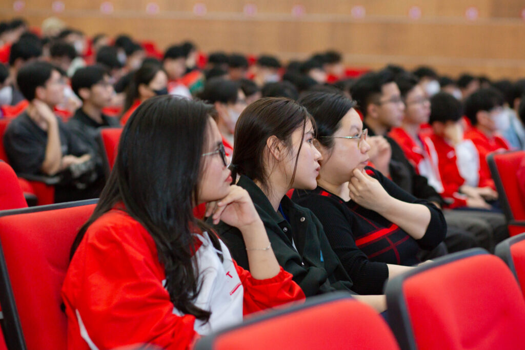 [Thông báo] Về việc thu học phí học kỳ I năm học 2024-2025 chương trình đào tạo cử nhân ngành công nghệ thông tin (định hướng ứng dụng) khóa 2023