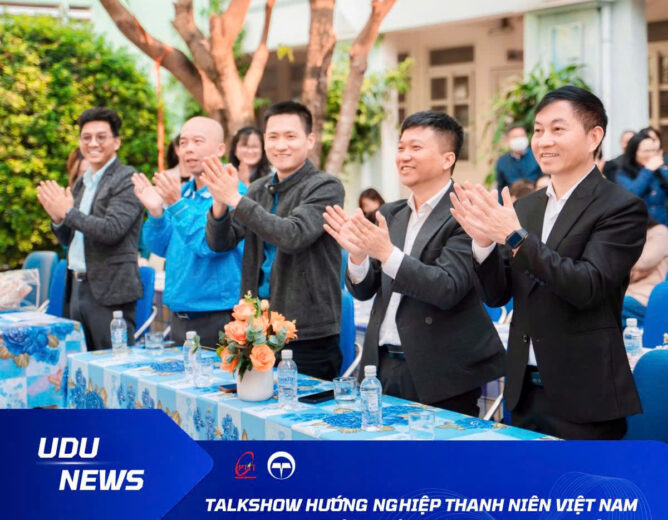 Recap talkshow Hướng  nghiệp thanh niên Việt Nam – Next Step Đường Tới Tương Lai tại Chuyên Hoàng Văn Thụ – Hòa Bình cùng PTIT