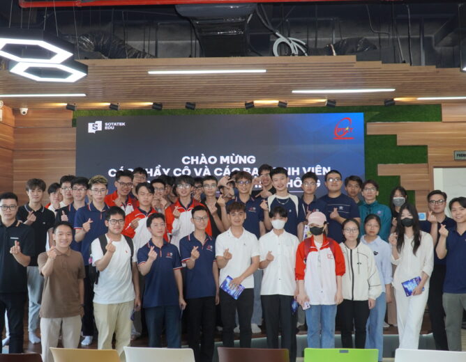 UDU x SotaTek Education: Sinh viên ngành Công nghệ thông tin tham quan và kiến tập doanh nghiệp công nghệ hàng đầu