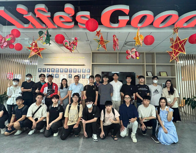 Sinh viên D25 khám phá LG Electronics Development Vietnam